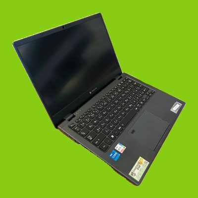 TOSHIBA dynabookG83 写真2