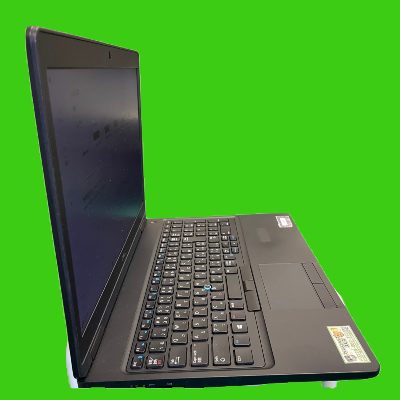 DELL Latitude 5590 写真2